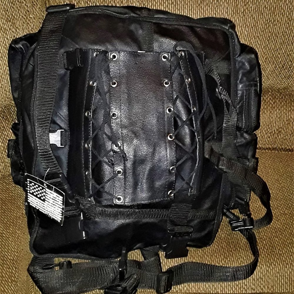 COPY - NWT, LEATHER MC BAG FOR SISSY BARS.